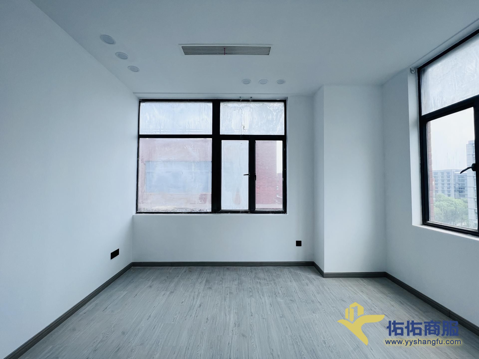 上海西郊商务区一梯两户 150平精装修看房联系电话