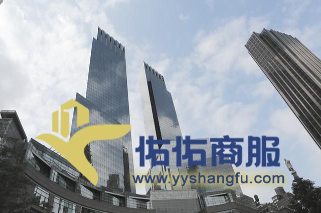 上海市中心商铺租赁机遇与挑战
